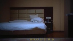 酒店安裝針孔攝像機偷拍援交妹