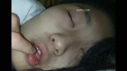      下藥大奶學生妹玩弄   