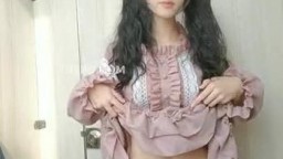      雙馬尾洋裝妹子廁所發騷   